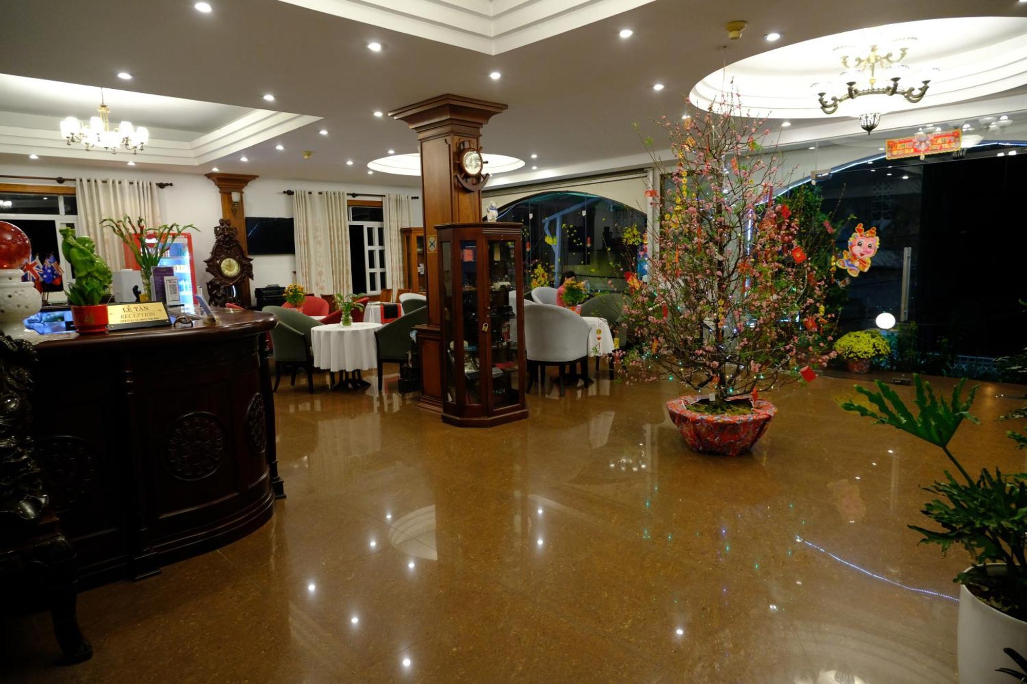 Hoa Phat Hotel & Apartment Cidade de Ho Chi Minh Exterior foto