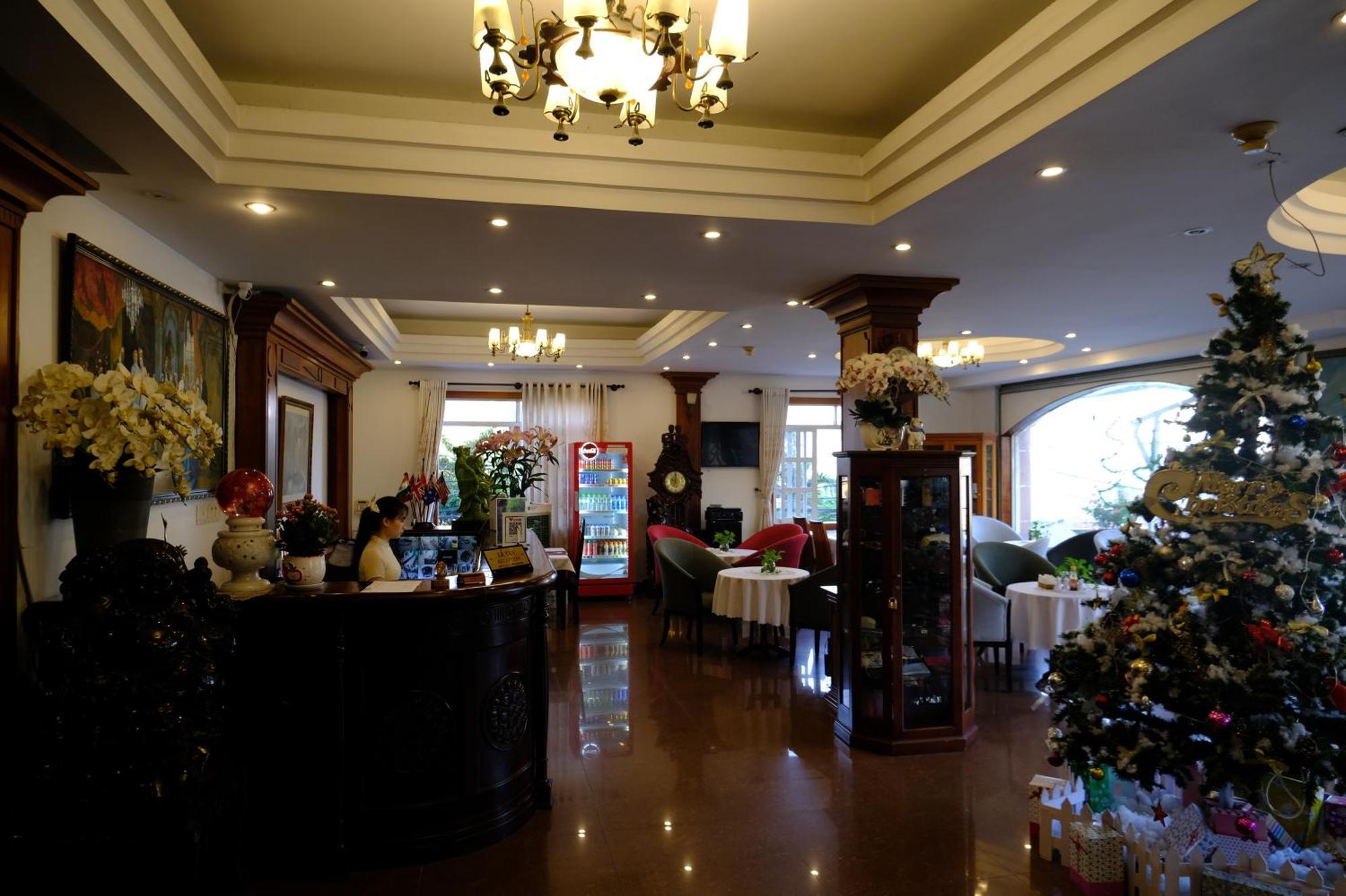 Hoa Phat Hotel & Apartment Cidade de Ho Chi Minh Exterior foto