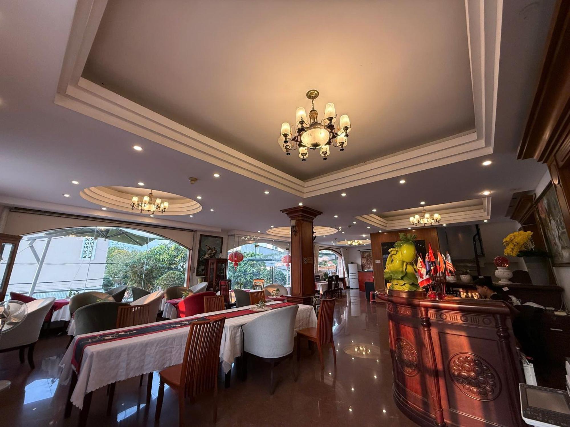 Hoa Phat Hotel & Apartment Cidade de Ho Chi Minh Exterior foto
