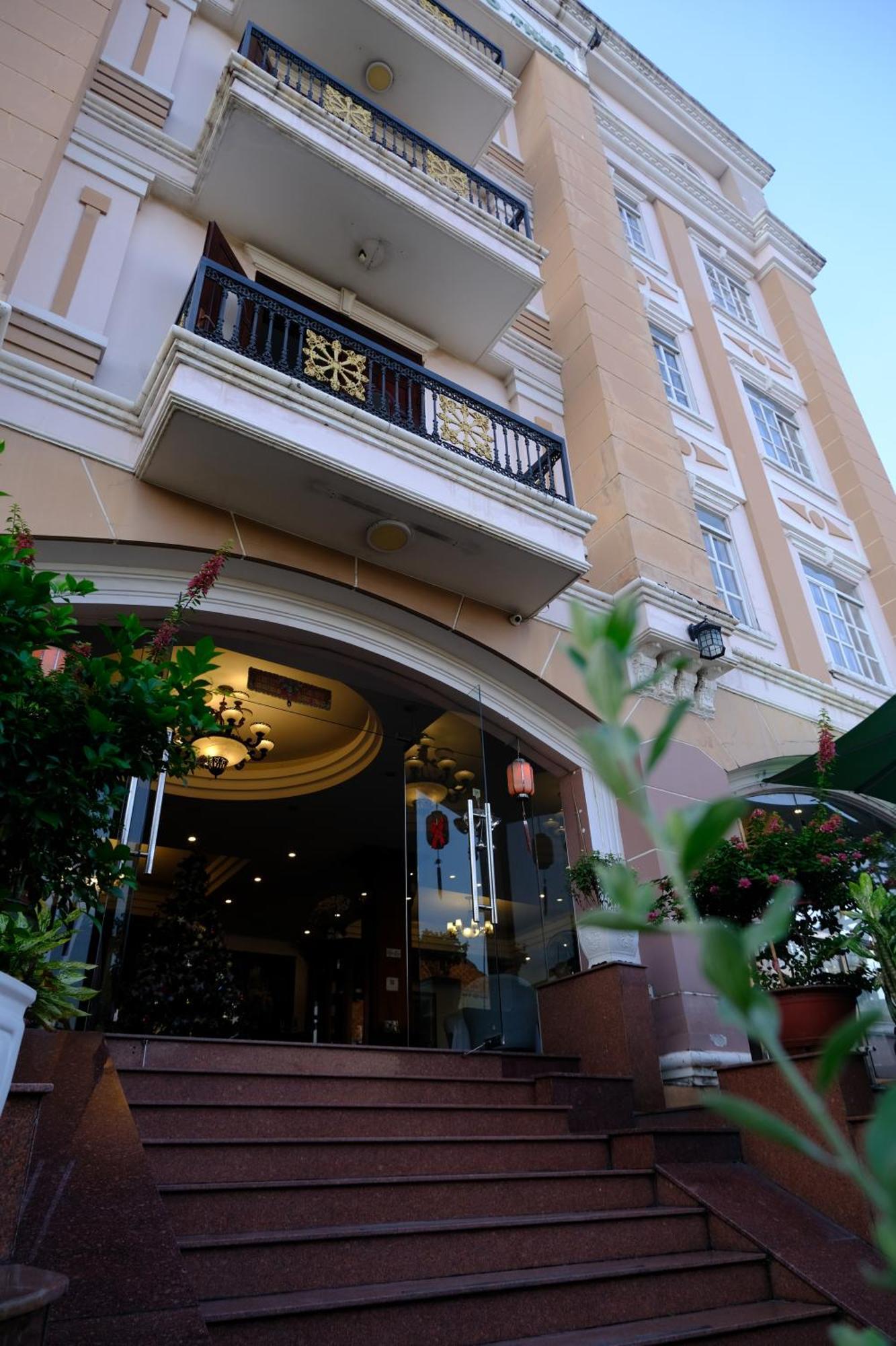 Hoa Phat Hotel & Apartment Cidade de Ho Chi Minh Exterior foto