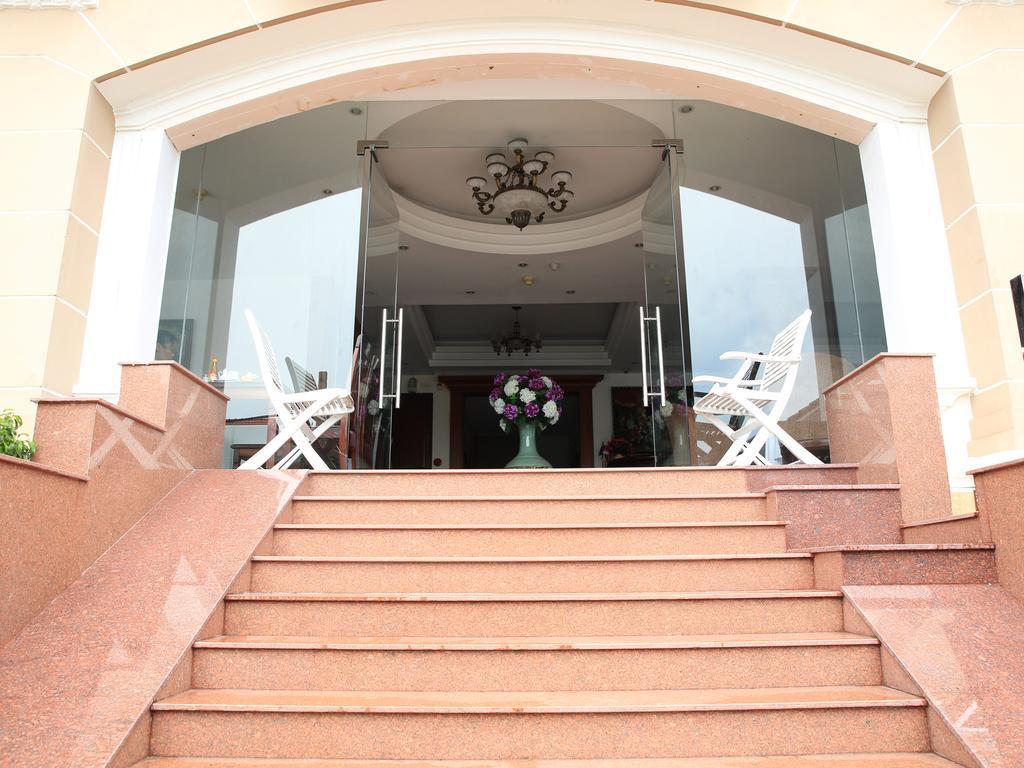 Hoa Phat Hotel & Apartment Cidade de Ho Chi Minh Exterior foto