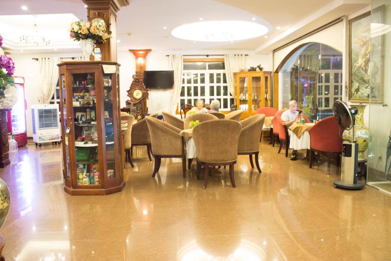 Hoa Phat Hotel & Apartment Cidade de Ho Chi Minh Exterior foto