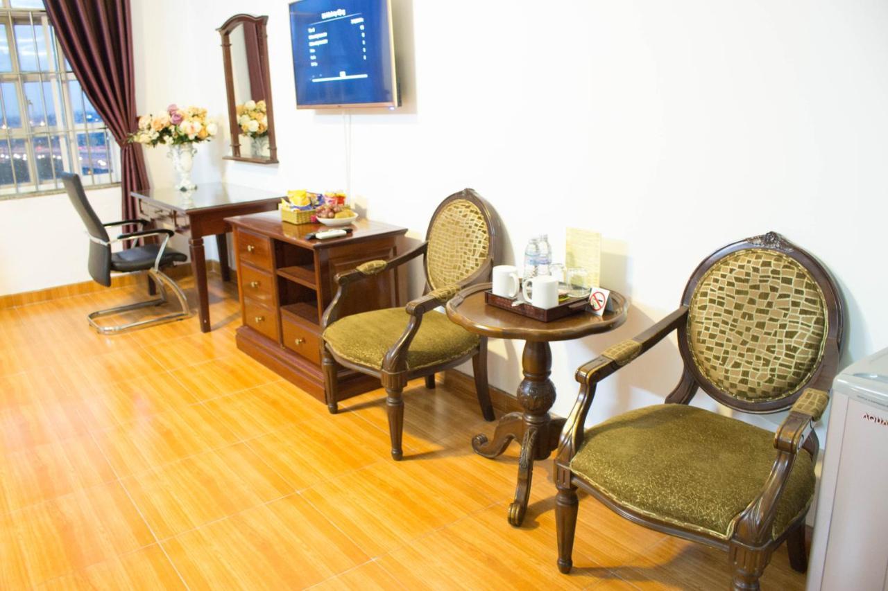 Hoa Phat Hotel & Apartment Cidade de Ho Chi Minh Exterior foto