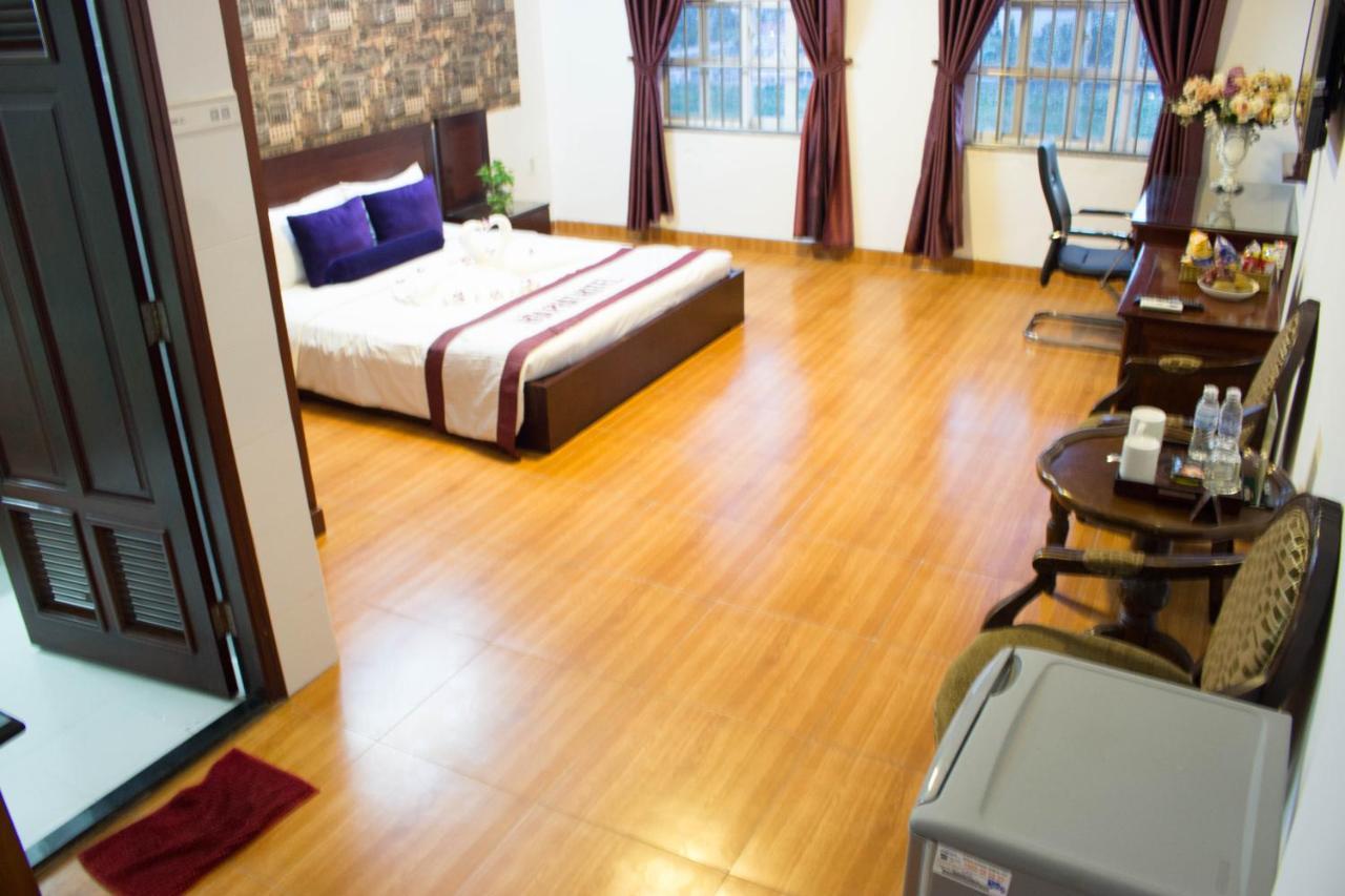 Hoa Phat Hotel & Apartment Cidade de Ho Chi Minh Exterior foto